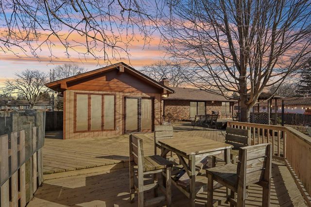 8126 203rd AVENUE, Bristol, WI 53104