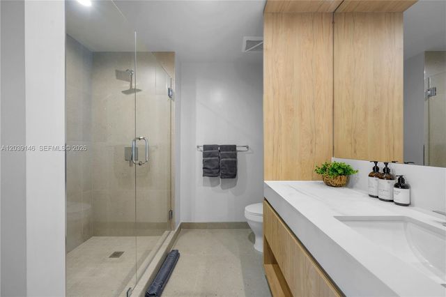 11 NE 6th St 1111, Miami, FL 33132
