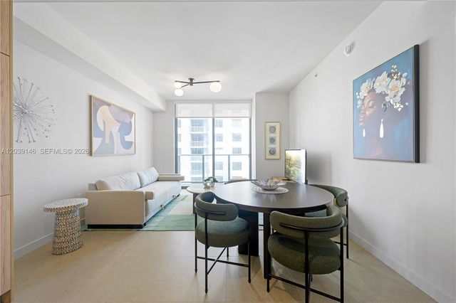 11 NE 6th St 1111, Miami, FL 33132