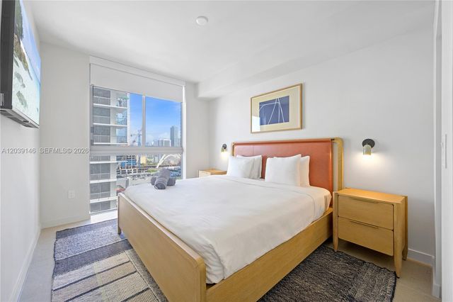 11 NE 6th St 1111, Miami, FL 33132