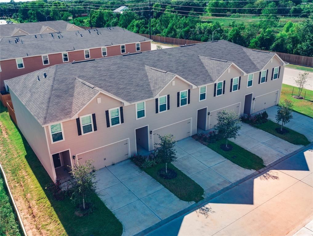 212 Autumn Berry Lane, Brookshire, TX 77423