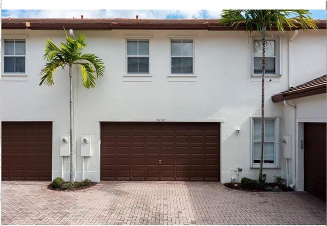 4658 Monarch Way, Coconut Creek, FL 33073