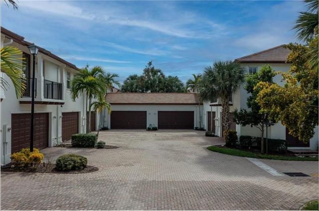 4658 Monarch Way, Coconut Creek, FL 33073