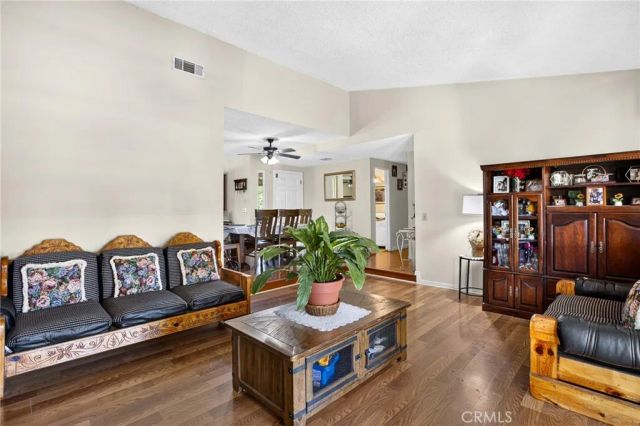 8636 Terrie Ter, Jurupa Valley, CA 92509