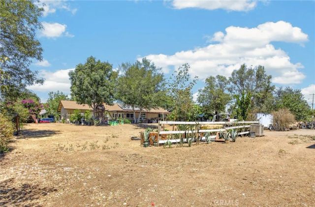 8636 Terrie Ter, Jurupa Valley, CA 92509