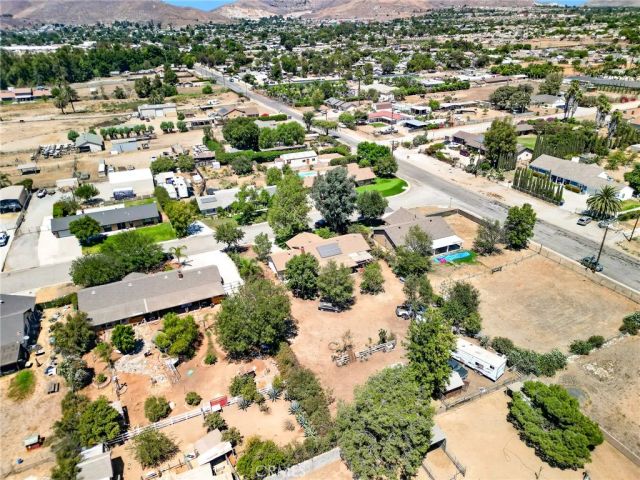 8636 Terrie Ter, Jurupa Valley, CA 92509