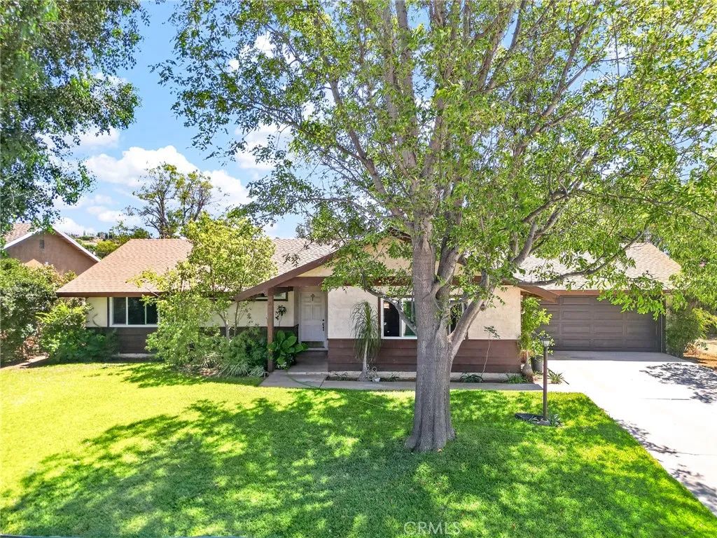 8636 Terrie Ter, Jurupa Valley, CA 92509