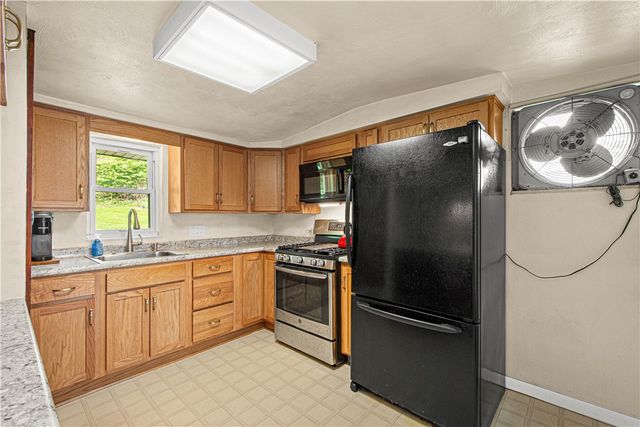 2312 Lake Avenue, Hampton, PA 15101