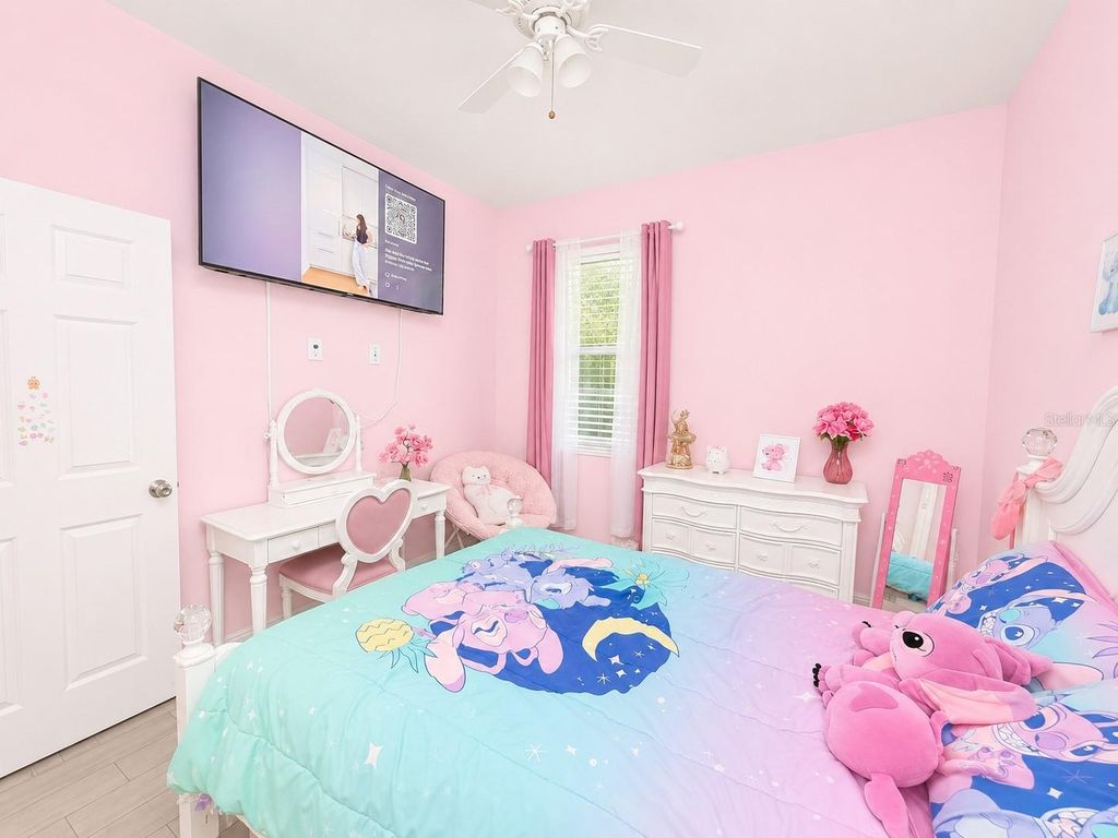 Image 23 of property listing at 4293 W HUMPHREY STREET, Tampa, FL 33614