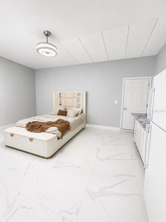 Image 28 of property listing at 4293 W HUMPHREY STREET, Tampa, FL 33614