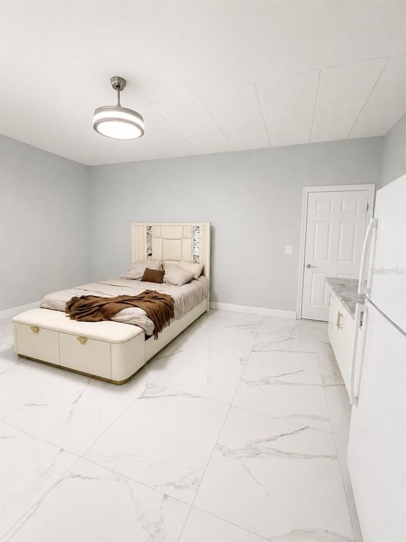 Image 29 of property listing at 4293 W HUMPHREY STREET, Tampa, FL 33614