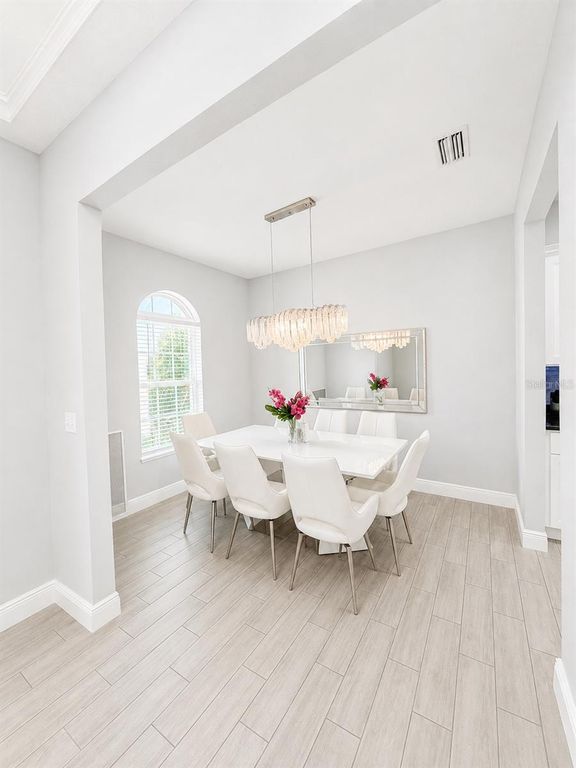 Image 6 of property listing at 4293 W HUMPHREY STREET, Tampa, FL 33614