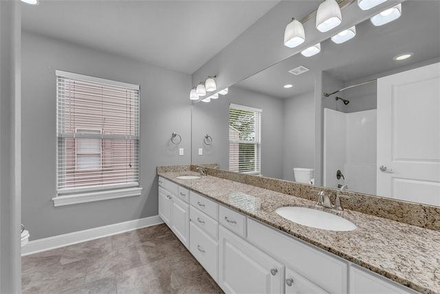 40 E Cydnee Street, Fayetteville, AR 72703