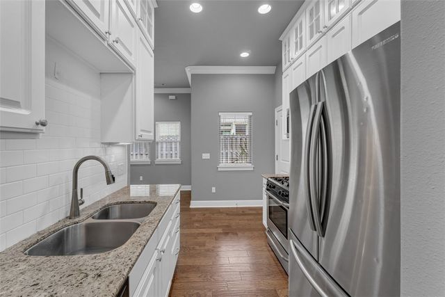 40 E Cydnee Street, Fayetteville, AR 72703
