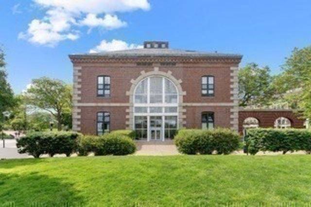 42 Eighth 3315, Boston, MA 02129