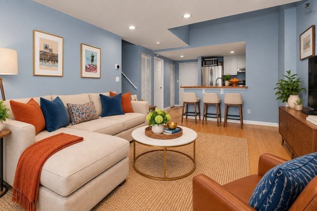 42 Eighth 3315, Boston, MA 02129