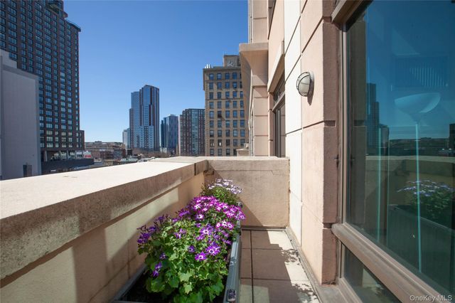 175 Huguenot Street 703, New Rochelle, NY 10801