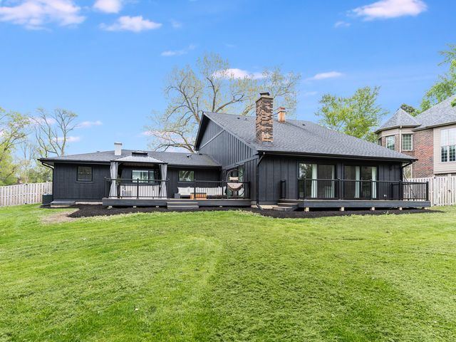 8122 Fairmount Avenue, Downers Grove, IL 60516