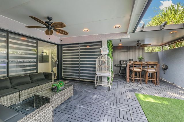 6402 Windmill Gate Rd, Miami Lakes, FL 33014
