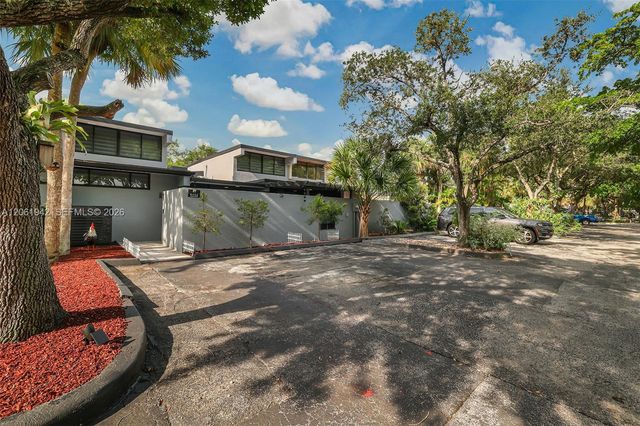 6402 Windmill Gate Rd, Miami Lakes, FL 33014