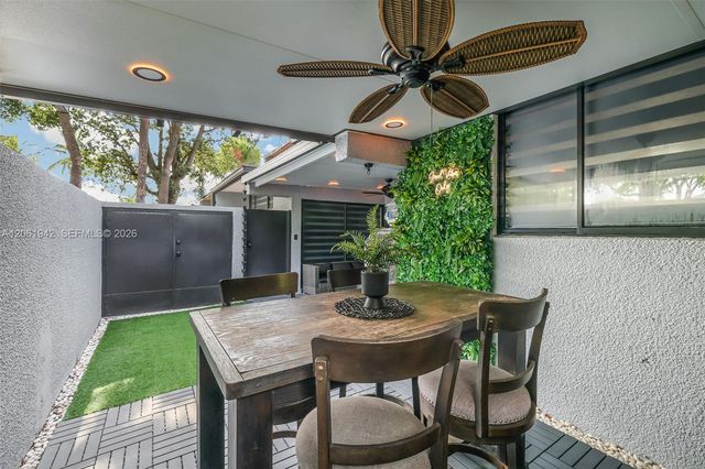 6402 Windmill Gate Rd, Miami Lakes, FL 33014