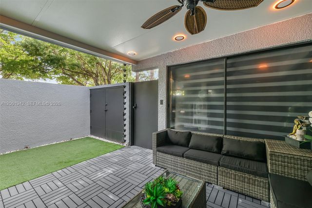6402 Windmill Gate Rd, Miami Lakes, FL 33014