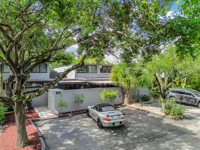 6402 Windmill Gate Rd, Miami Lakes, FL 33014