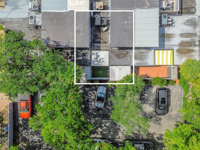 6402 Windmill Gate Rd, Miami Lakes, FL 33014