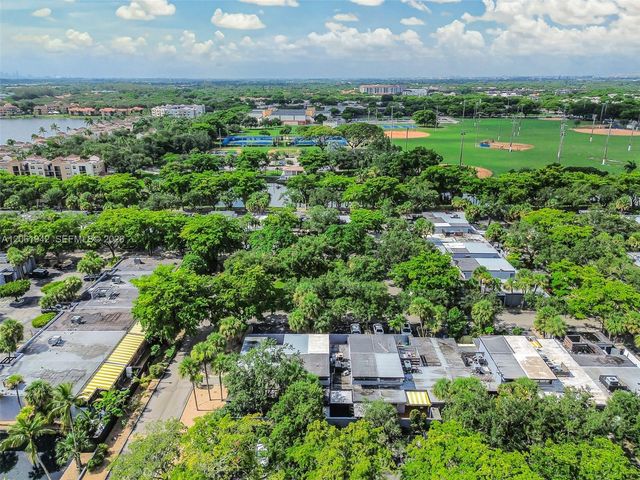 6402 Windmill Gate Rd, Miami Lakes, FL 33014