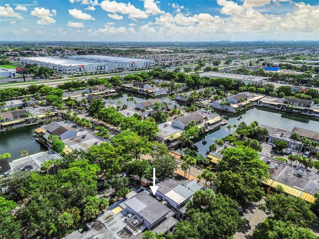 6402 Windmill Gate Rd, Miami Lakes, FL 33014