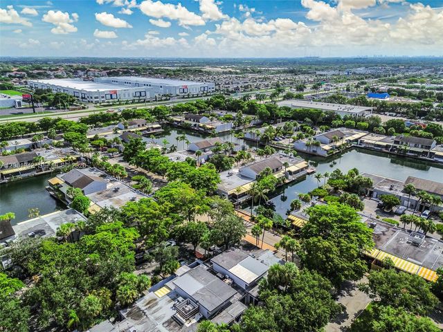 6402 Windmill Gate Rd, Miami Lakes, FL 33014