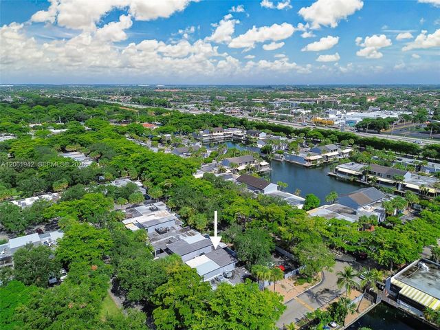 6402 Windmill Gate Rd, Miami Lakes, FL 33014