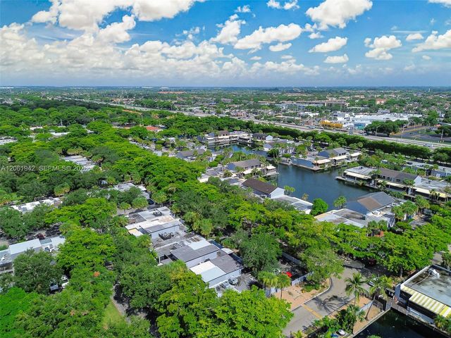 6402 Windmill Gate Rd, Miami Lakes, FL 33014