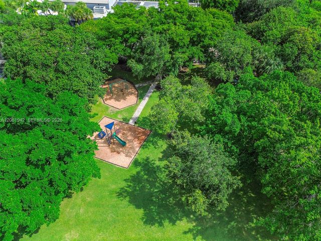 6402 Windmill Gate Rd, Miami Lakes, FL 33014