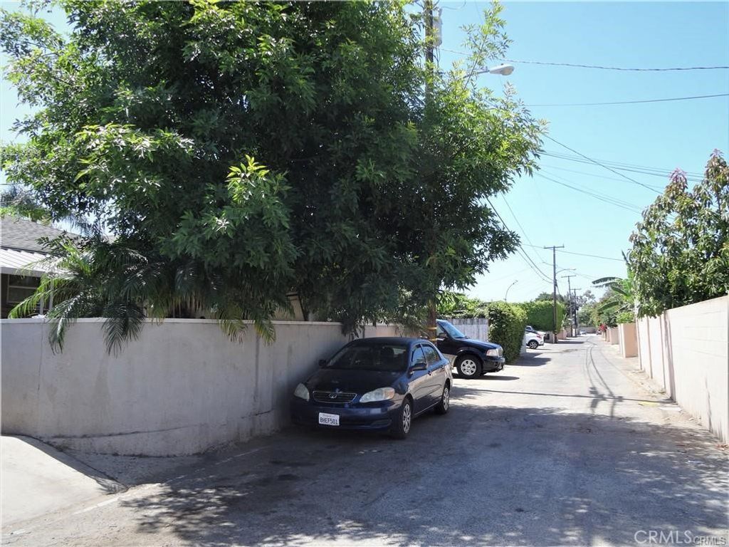 Image 10 of property listing at 2202 N Bristol, Santa Ana, CA 92706