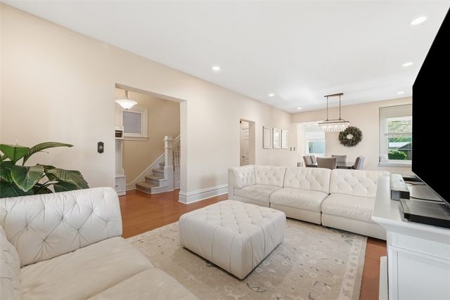 110 Western Avenue, Aspinwall, PA 15215