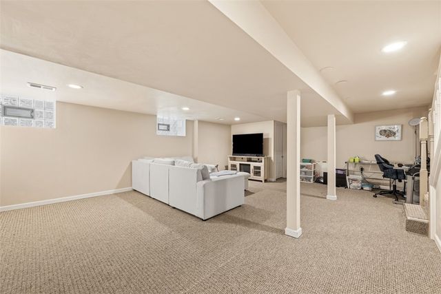 110 Western Avenue, Aspinwall, PA 15215