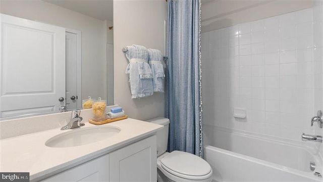 112 BARLETT LN, Harrisburg, PA 17111