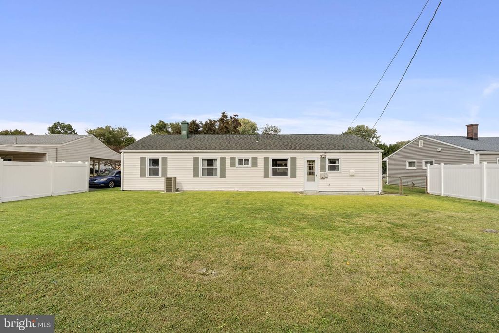 713 BIRCHWOOD DR, Newark, DE 19713