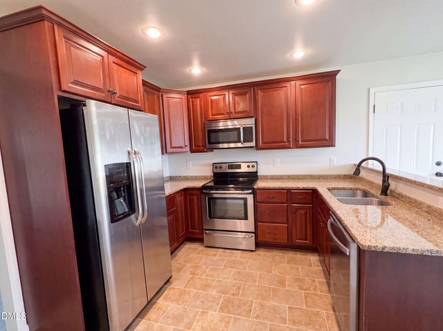 208 Settlers Pointe Drive, Pikeville, NC 27863