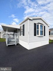 885 BUTTONWOOD AVE, Spring City, PA 19475