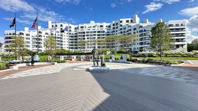 2001 Marina Dr 712, Quincy, MA 02171