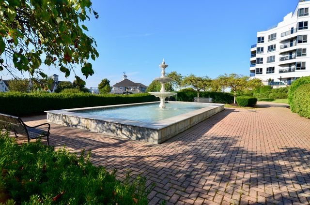 2001 Marina Dr 712, Quincy, MA 02171