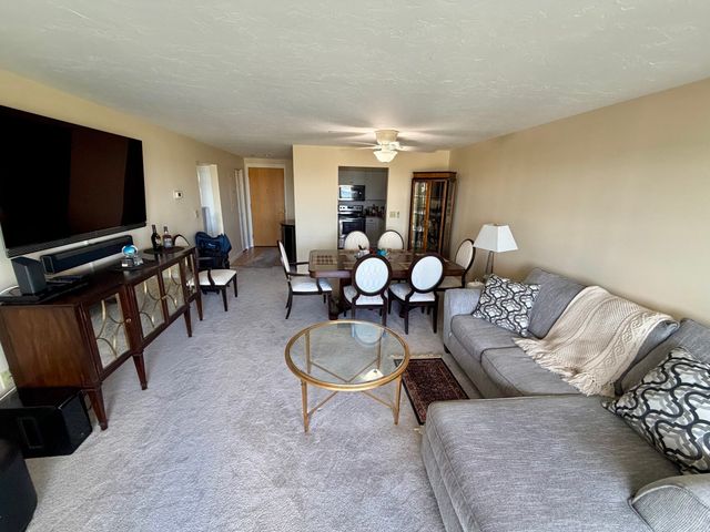 2001 Marina Dr 712, Quincy, MA 02171