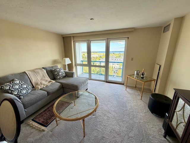 2001 Marina Dr 712, Quincy, MA 02171