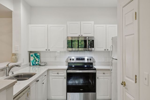 2025 Woodmont Blvd Apt 223, Nashville, TN 37215