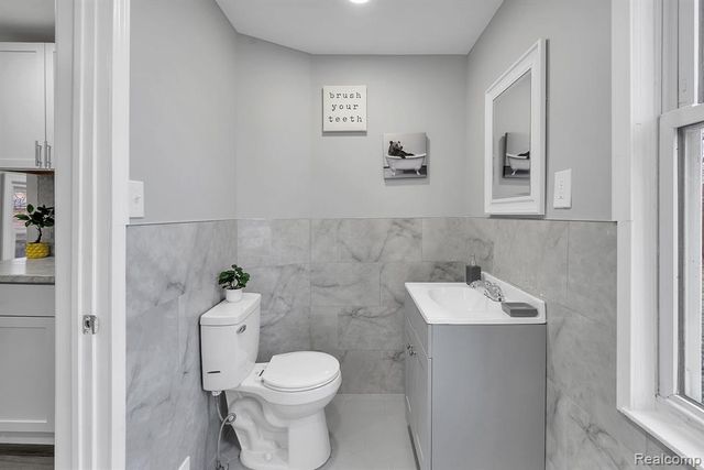 7519 Barrie Street, Dearborn, MI 48126