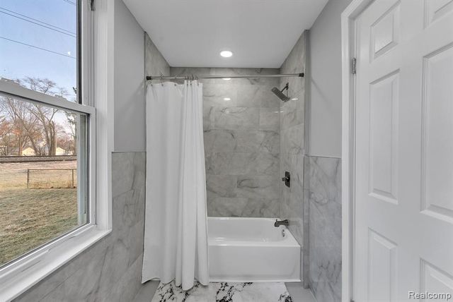 7519 Barrie Street, Dearborn, MI 48126