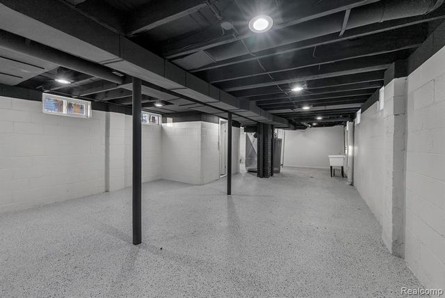 7519 Barrie Street, Dearborn, MI 48126