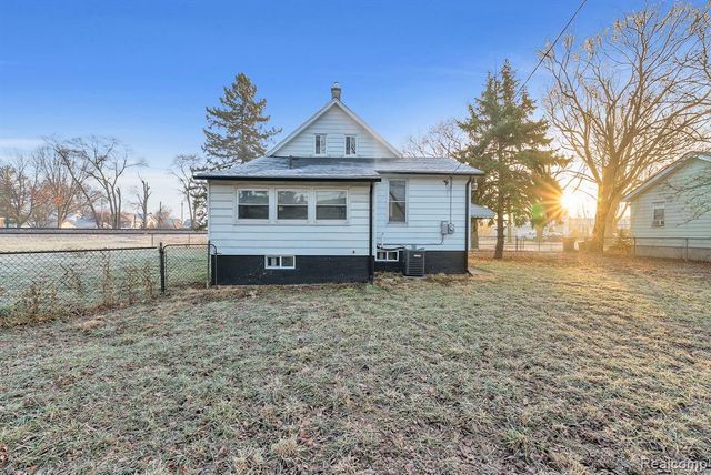 7519 Barrie Street, Dearborn, MI 48126